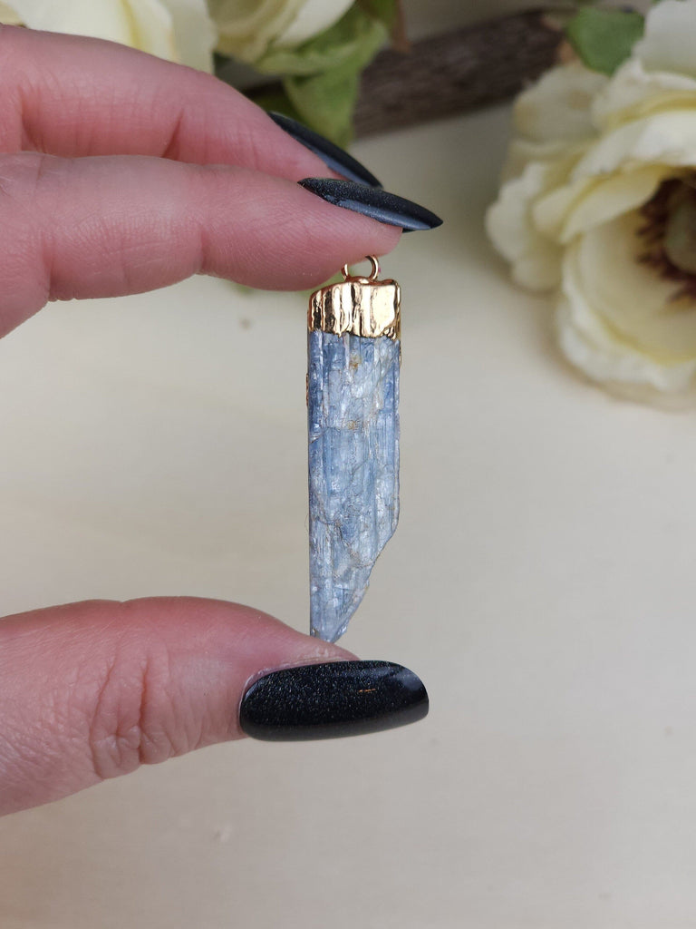 Gorgeous Blue Kyanite and Raw Amethyst Pendant 2